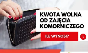 Dłonie z czerwonym lakierem otwierają czarny portfel.