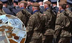 Żołnierze w mundurach i stos banknotów oraz monet. Zastanawiasz się, ile zarabia podporucznik?