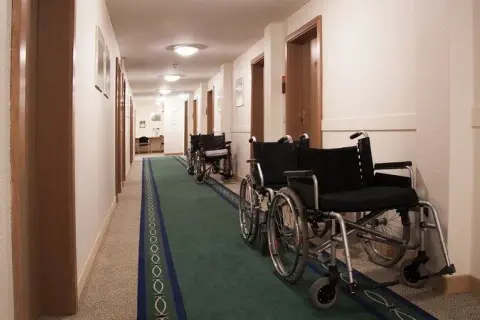Jak obliczyć dofinansowanie do turnusu rehabilitacyjnego i uniknąć błędów