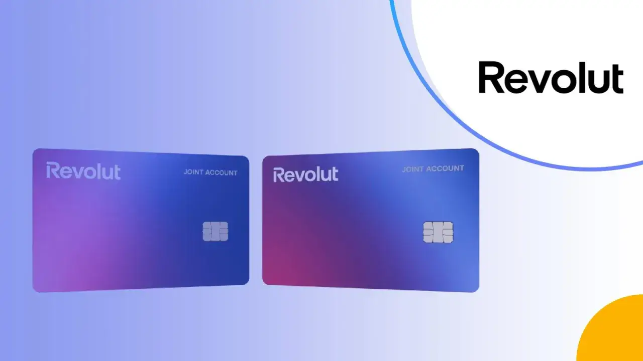 Dwie karty Revolut z napisem 